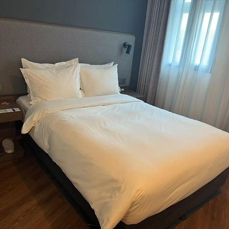 Holiday Inn Express Qingdao City Center By Ihg Εξωτερικό φωτογραφία
