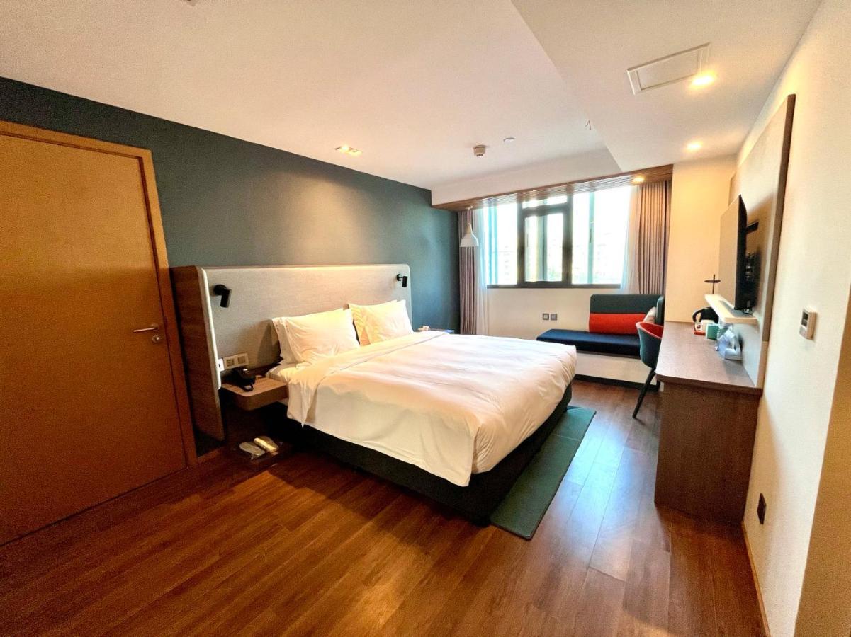 Holiday Inn Express Qingdao City Center By Ihg Εξωτερικό φωτογραφία