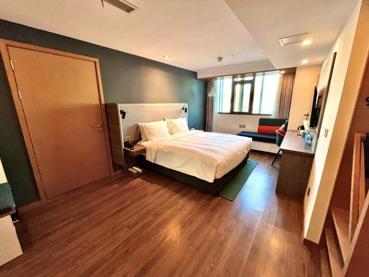 Holiday Inn Express Qingdao City Center By Ihg Εξωτερικό φωτογραφία