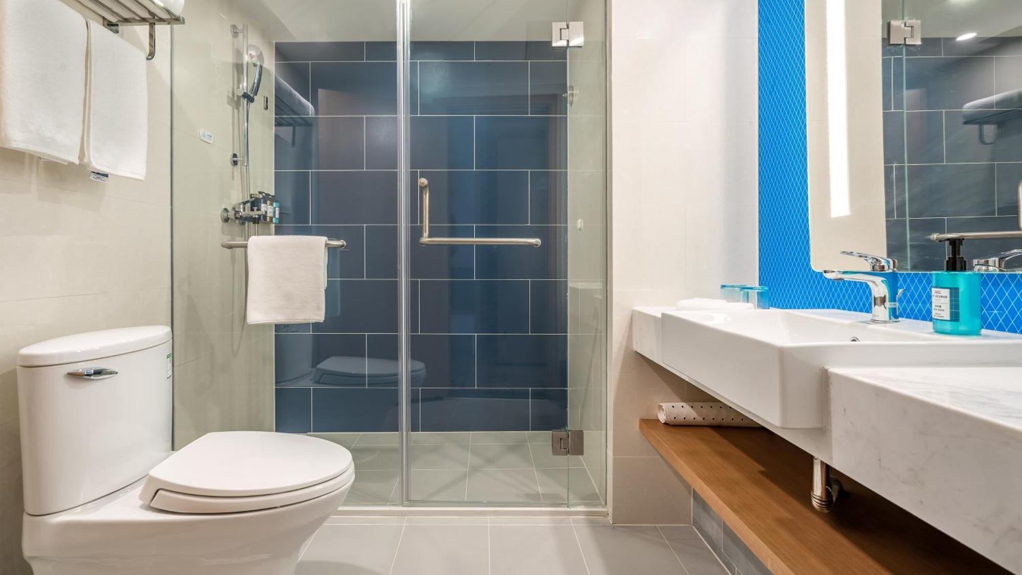 Holiday Inn Express Qingdao City Center By Ihg Εξωτερικό φωτογραφία