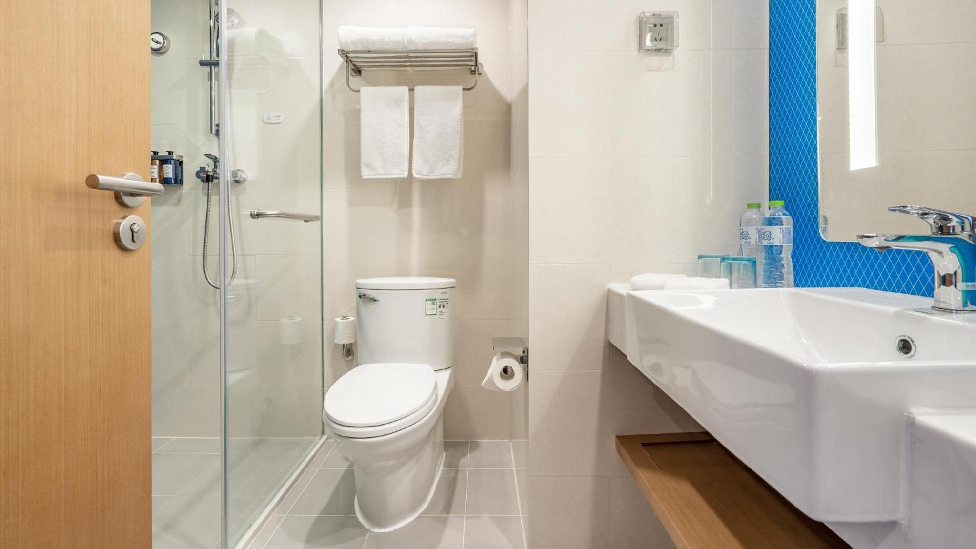 Holiday Inn Express Qingdao City Center By Ihg Εξωτερικό φωτογραφία