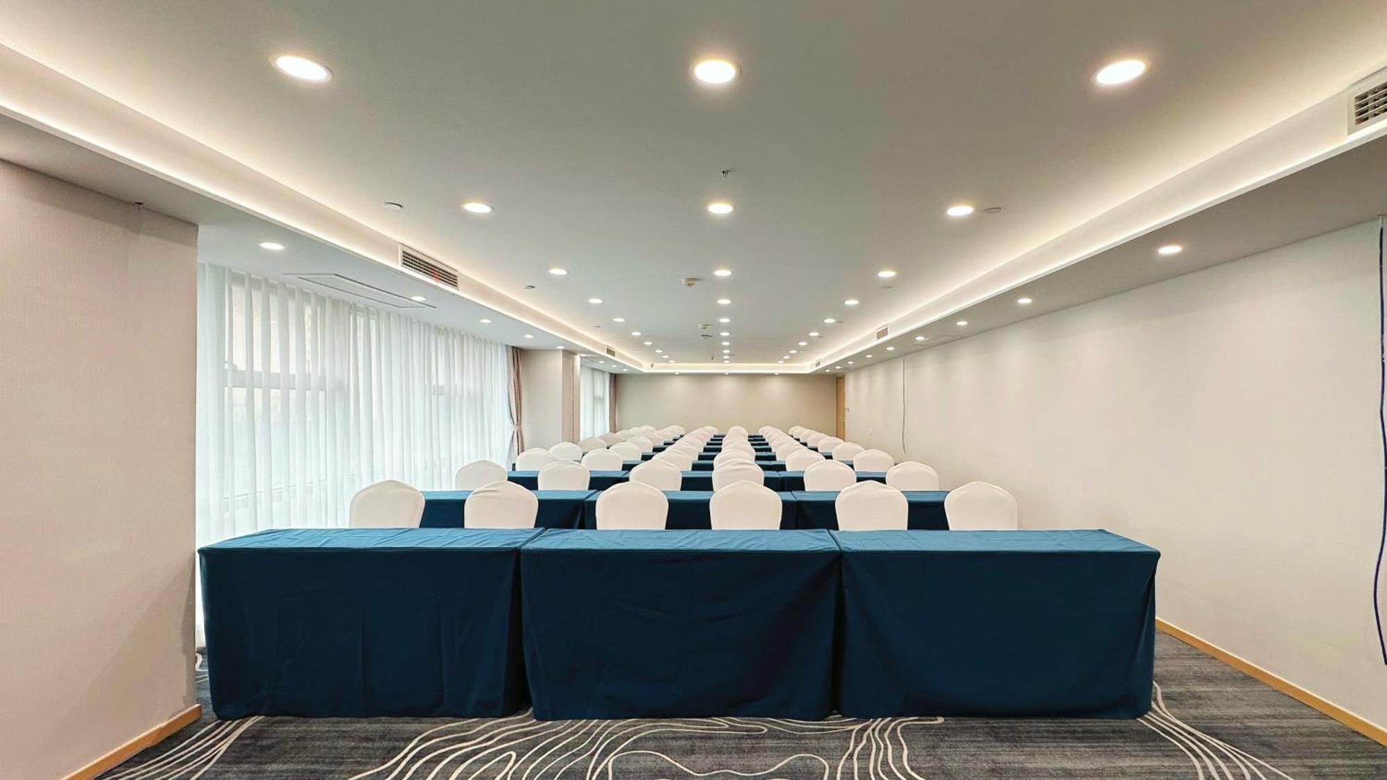 Holiday Inn Express Qingdao City Center By Ihg Εξωτερικό φωτογραφία