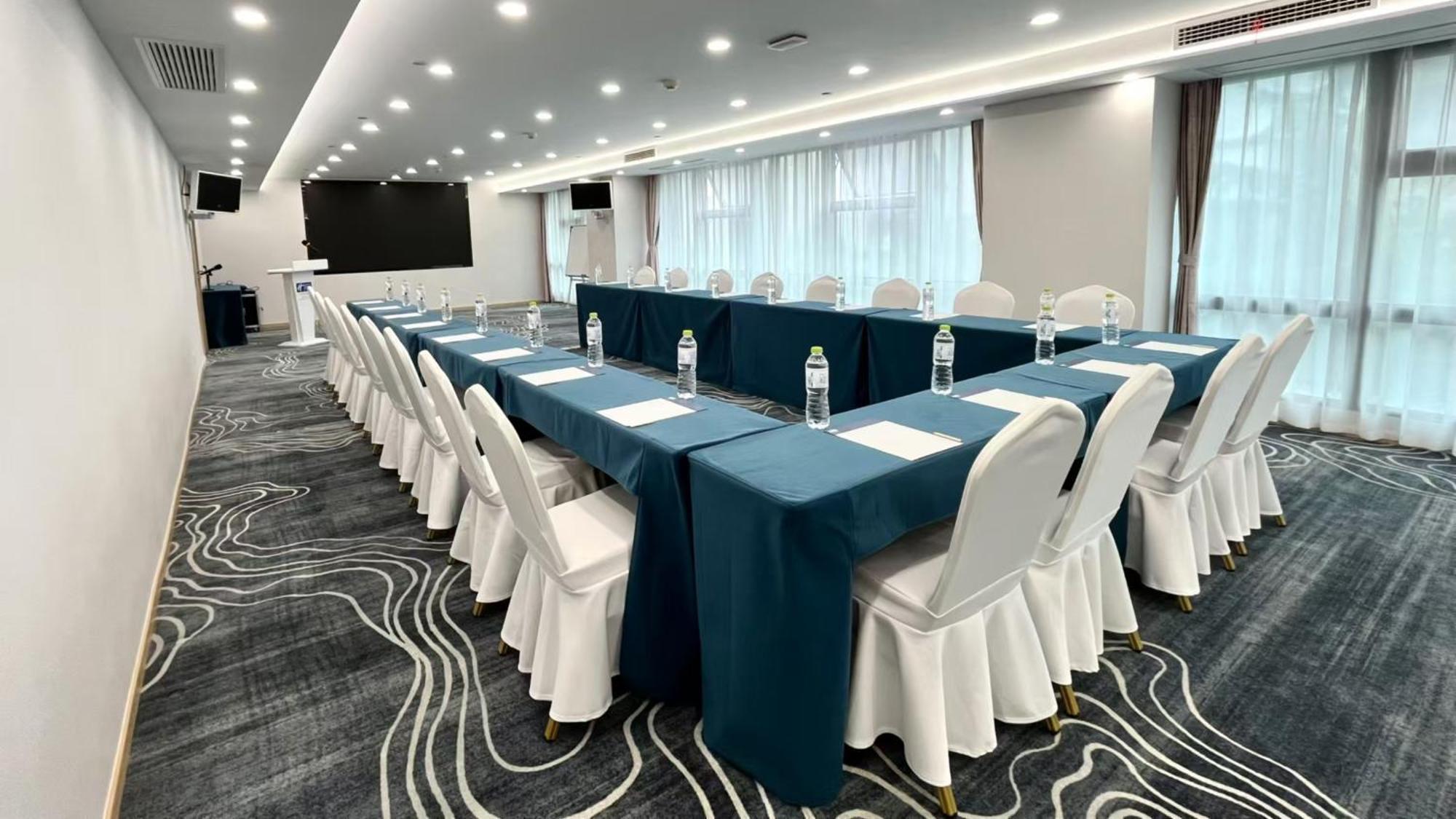 Holiday Inn Express Qingdao City Center By Ihg Εξωτερικό φωτογραφία